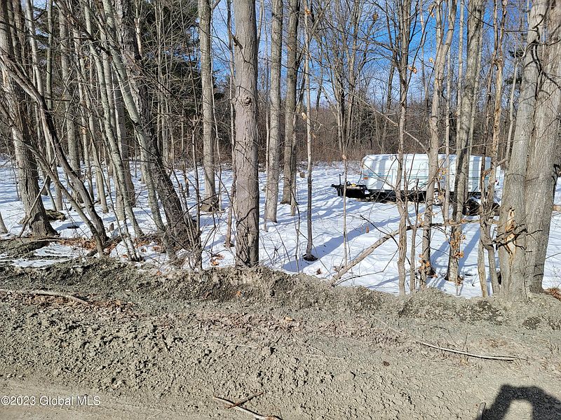 4th image of 315 Tory Hill Road