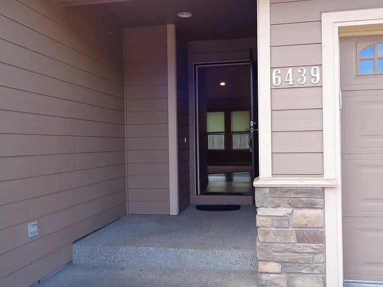 6439 Robin Hood St SE — Photo 4