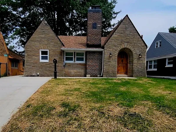 1097 Himelright Blvd, Akron, OH 44320