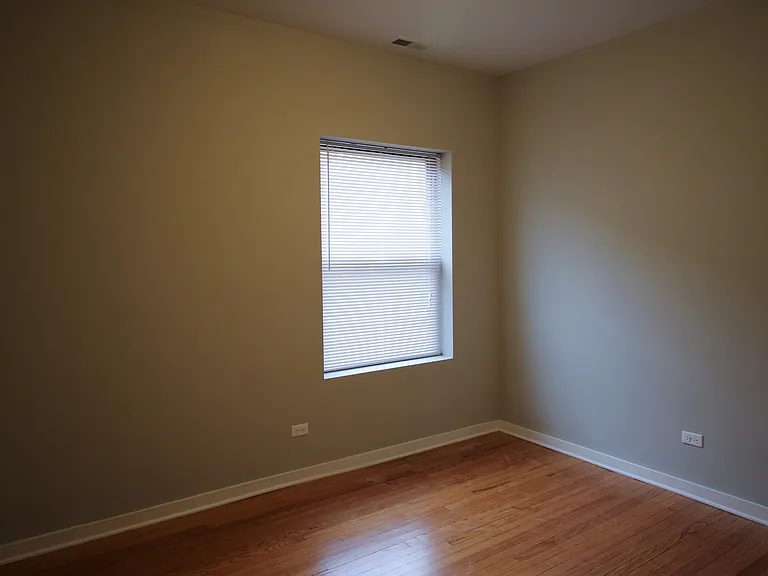 3823 W Altgeld St #1E — Photo 6