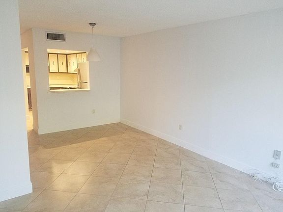 5th image of 9365 Fontainebleau Blvd APT E233
