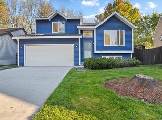 1359 Viewcrest Rd, Shoreview, MN 55126