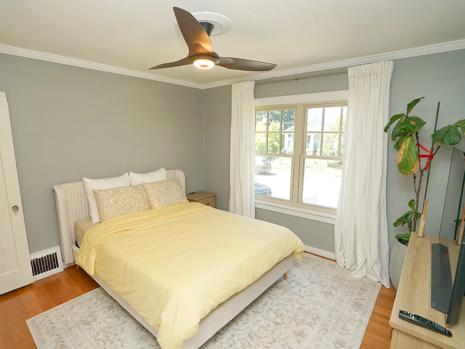 3 bed, 1520 sqft, $4,400 — Photo 4