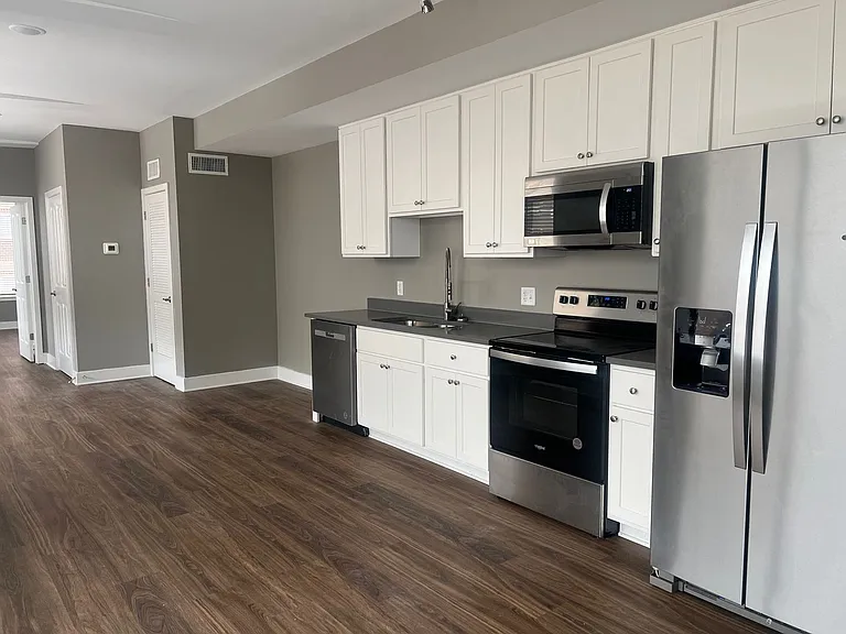 300 W. Fayette Street — Photo 6