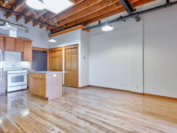 3656 N Lincoln Ave, Chicago, IL