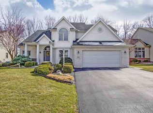 869 Hickory Creek Dr, Temperance, MI 48182