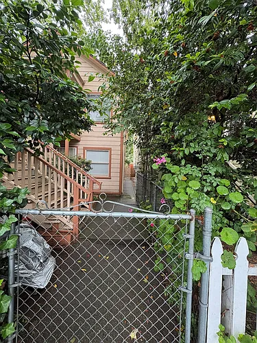 1712 F St #3 Photo 1