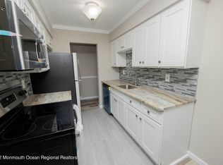 110 Stonehurst Blvd APT H, Freehold, NJ 07728