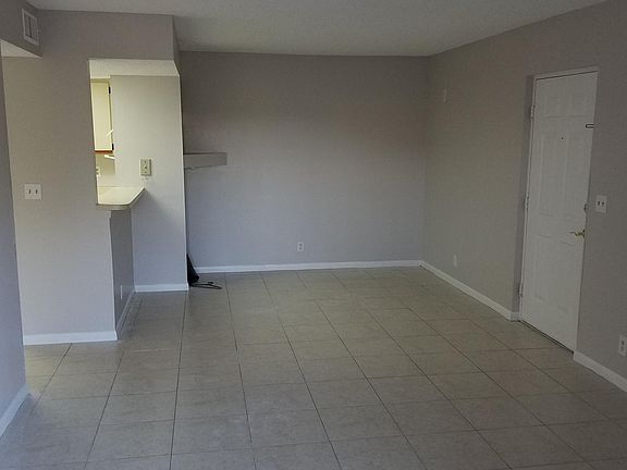 2nd image of 1526 SE Royal Green Cir #203