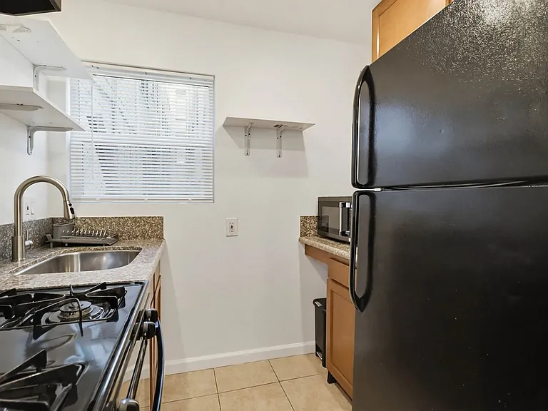 630 8th Ave #2 — Photo 11