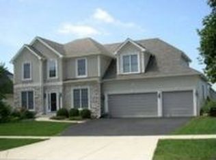 864 Sunrise Dr, South Elgin, IL 60177