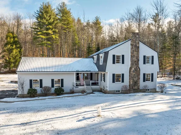 14 Effingham Road, Ossipee, NH 03864