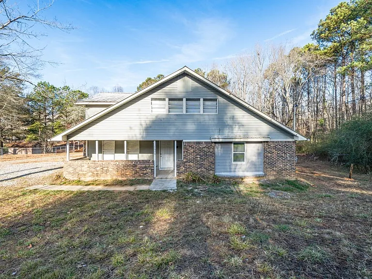 1624 Fairview Dr — Photo 1