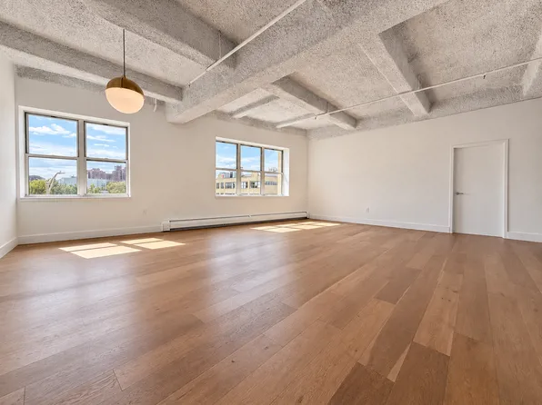 275 Park Avenue image 1 of 13