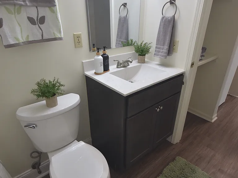 Waveland Place Apartments — Photo 15