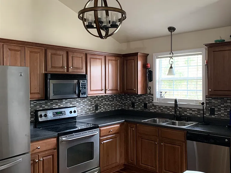 2334 Treaty Oak Trl — Photo 4