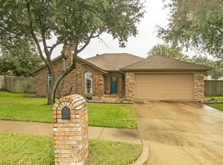 416 Miranda Ter, Bedford, TX 76021
