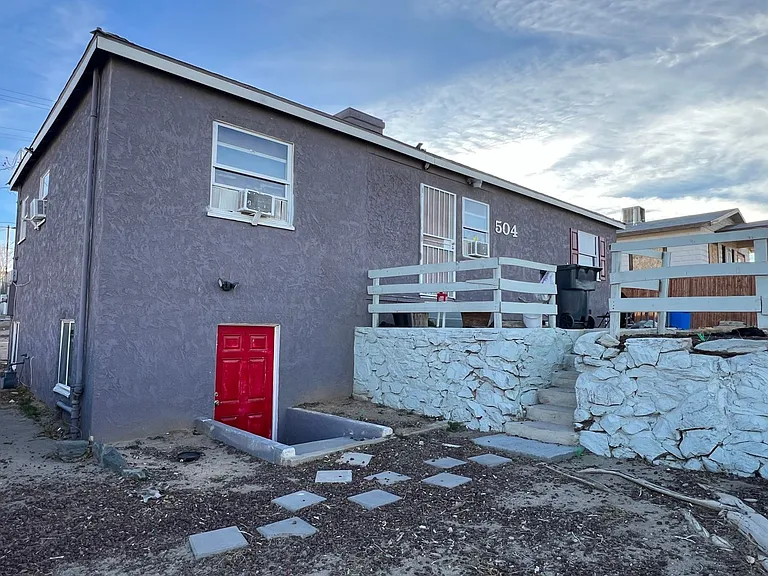 504 E Williams St — Photo 1