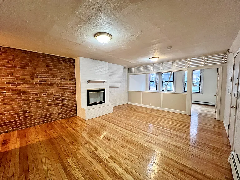 337 Beacon St #4 — Photo 19
