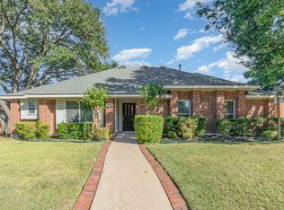 2015 Robin Hill Ln, Carrollton, TX 75007