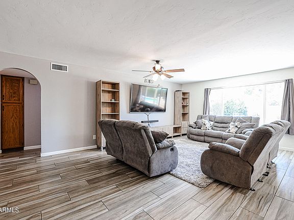 5th image of 3741 W WILLOW Avenue