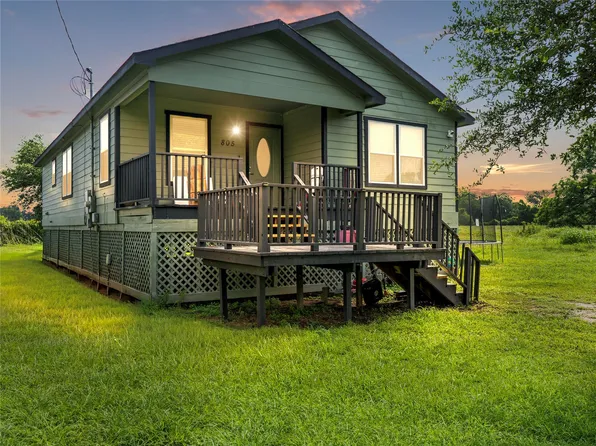 805 E Columbus Dr, Wharton, TX 77488