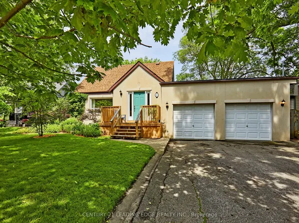 19 Scarboro Cres, Toronto, ON M1M 2J3