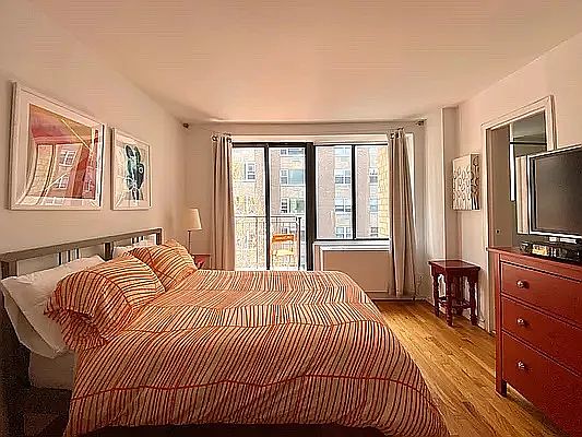 3rd image of 306 Mott St APT 6B
