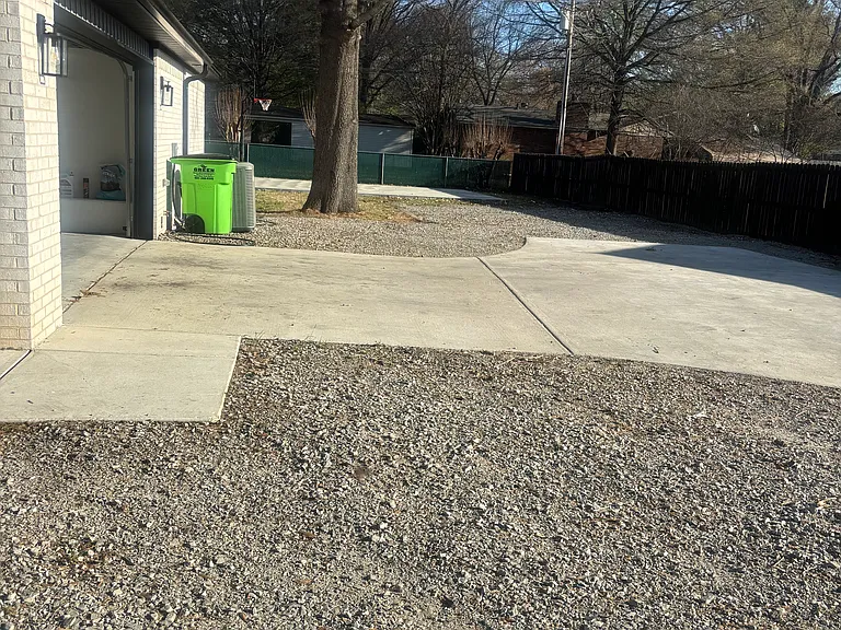 906 W Center St — Photo 10