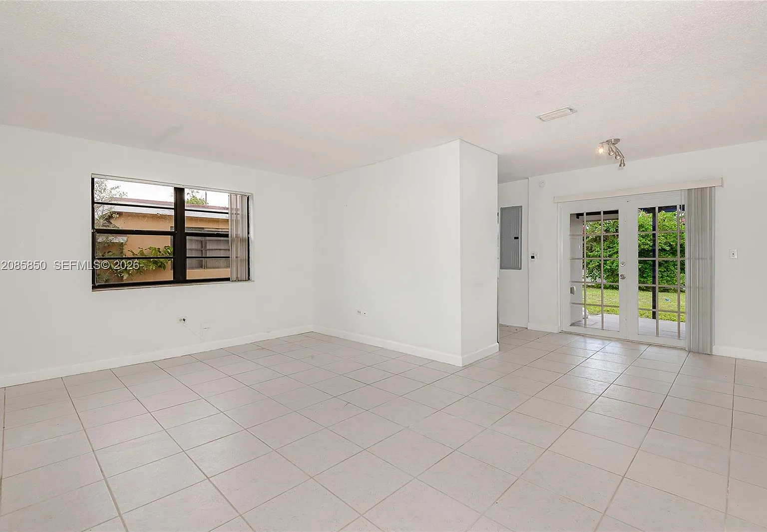 Island Dr, Miramar — Photo 3
