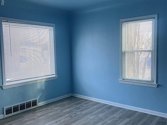 4th image of 26159 Stanford St