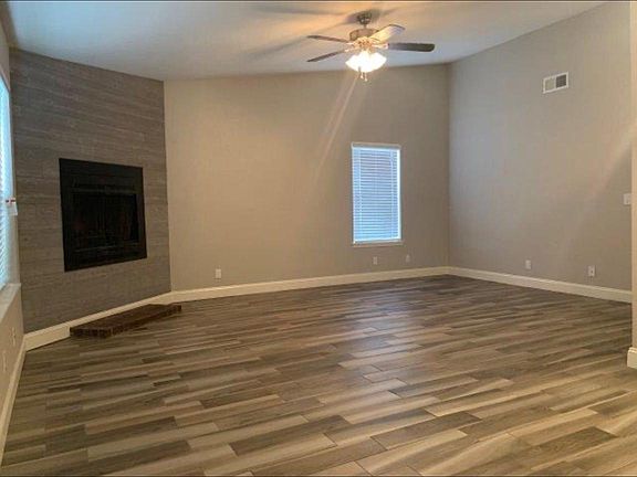 2nd image of 834 Hardy Springs Cir