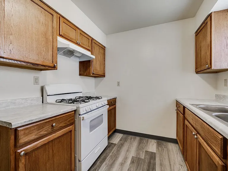 Mariner II Apartments — Photo 40