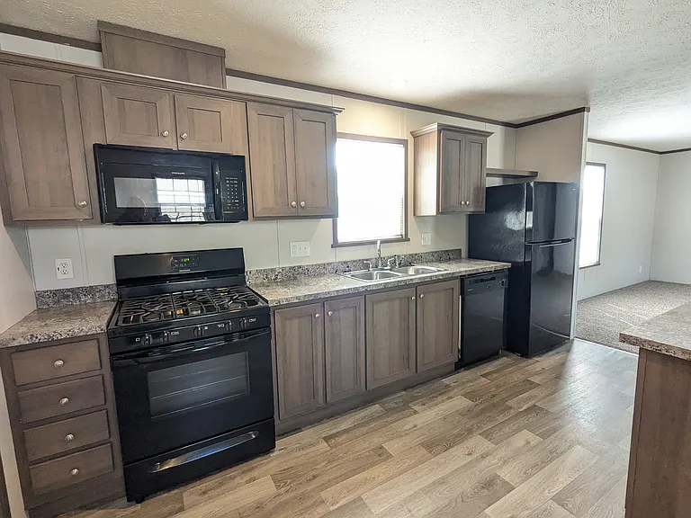 Liberty Village — Photo 34