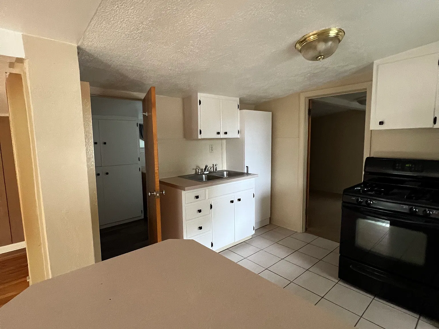 1 bed, 697 sqft, $900 — Photo 4