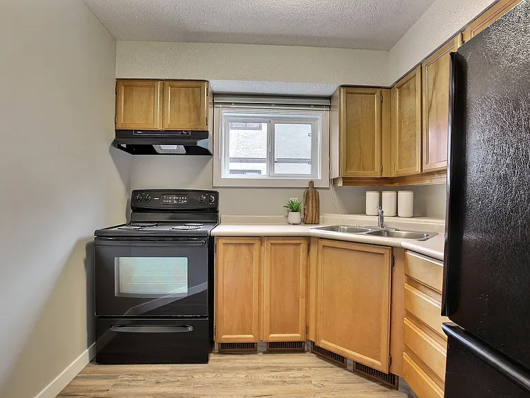2227 Lorne St #201 — Photo 6