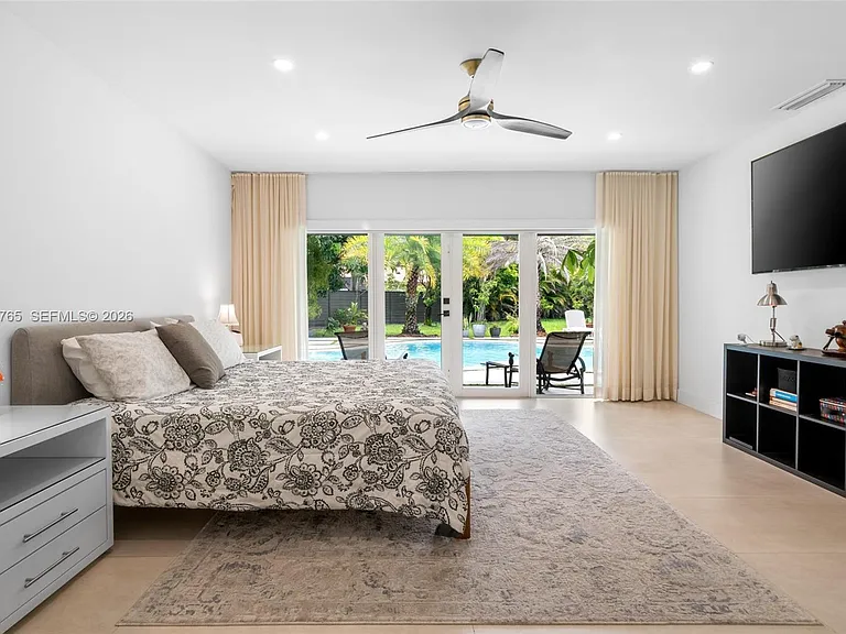 8535 SW 100th Ave — Photo 17