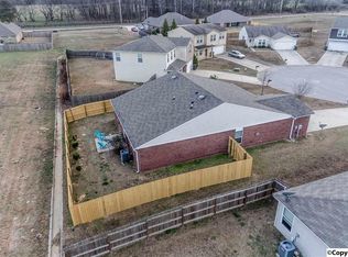 121 SW Firefly Ln, Owens Cross Roads, AL 35763