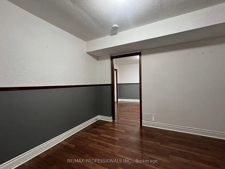 94 Bremen Ln #BASEMENT — Photo 25