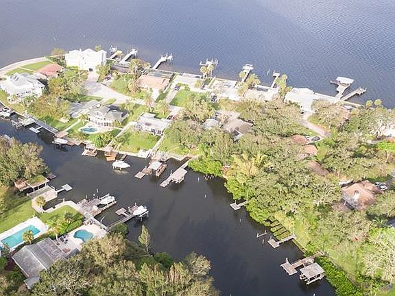 2nd image of 1916 Gulfview Dr