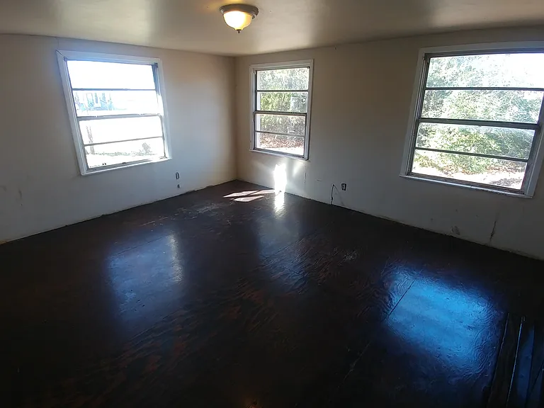 209 Prairie Ave — Photo 5