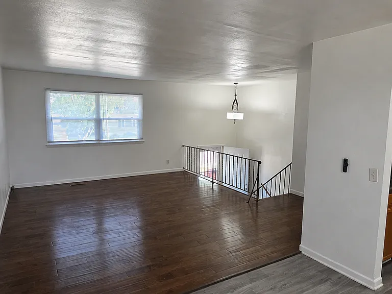 2127 W Virginia Ave — Photo 8