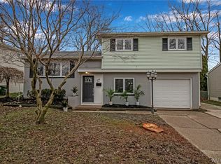 27 Anthony Dr, Depew, NY 14043