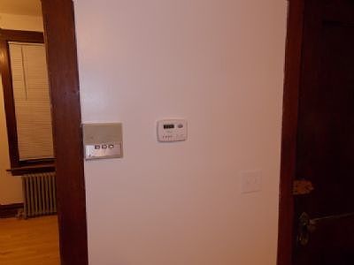 4th image of 3828 N Damen Ave