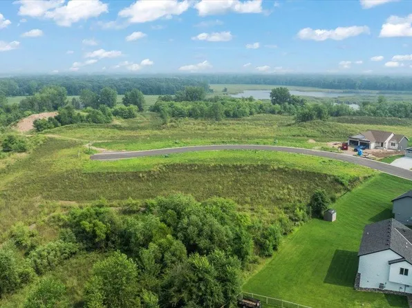 8244 Natures Edge Rd, Clear Lake, MN 55319