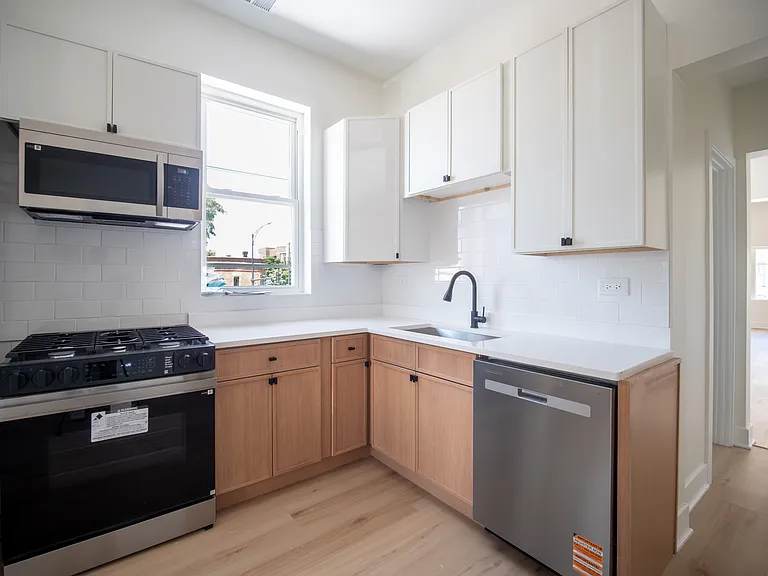 2753 W Chicago Ave #1 — Photo 5