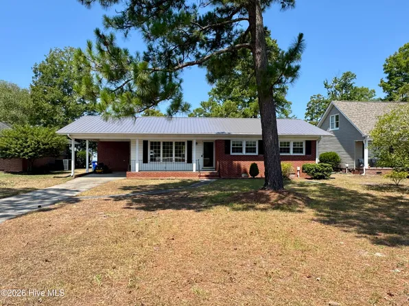2522 Bella Coola Road, Lake Waccamaw, NC 28450