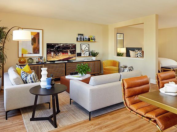 5th image of 320 Crescent Village Cir #4097