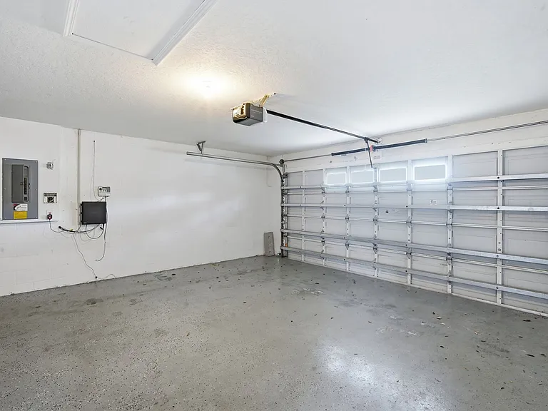 10310 Lakeside Vista Dr — Photo 17