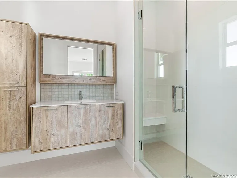 55 SE Seminole St #1-A — Photo 45